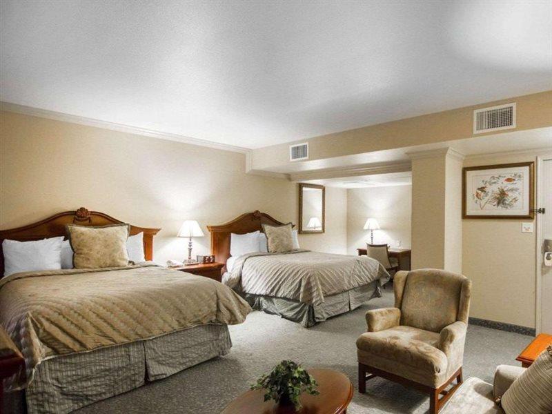 Liberty Hotel, Ascend Hotel Collection Cleburne Bagian luar foto