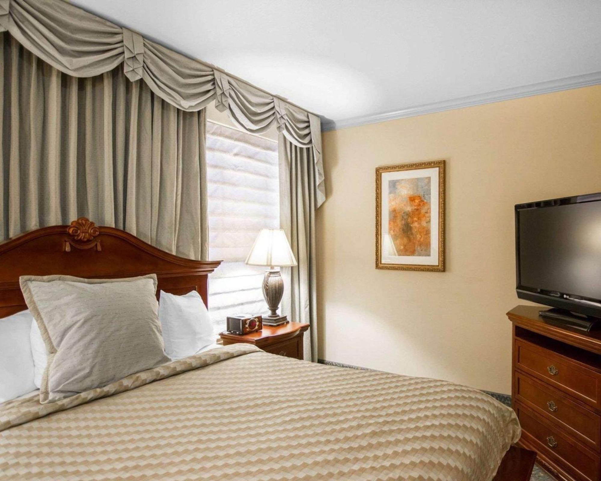Liberty Hotel, Ascend Hotel Collection Cleburne Bagian luar foto
