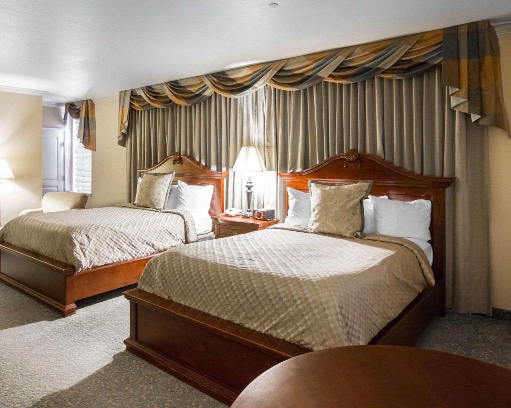 Liberty Hotel, Ascend Hotel Collection Cleburne Bagian luar foto