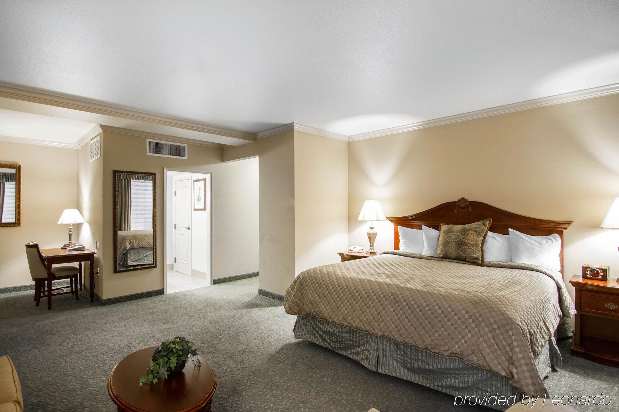 Liberty Hotel, Ascend Hotel Collection Cleburne Bagian luar foto