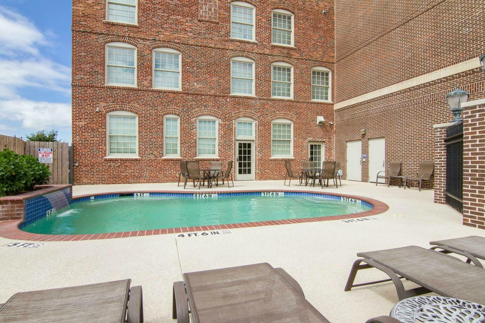 Liberty Hotel, Ascend Hotel Collection Cleburne Bagian luar foto